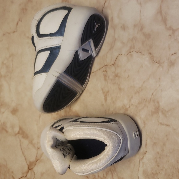 Jordan Baby  White and Black Sneakers Size  3 - Picture 6 of 7